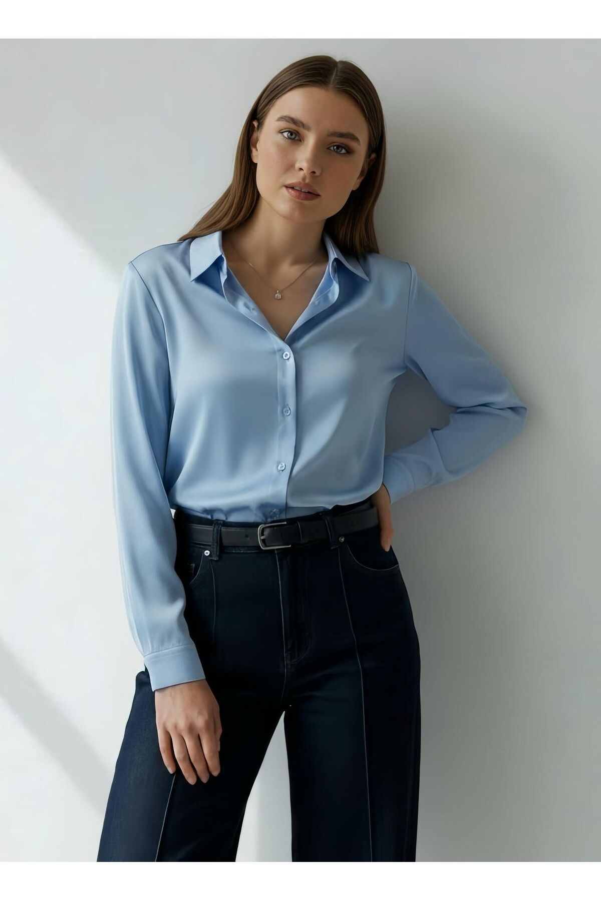 Saten Yüzeyli Fitted Gömlek