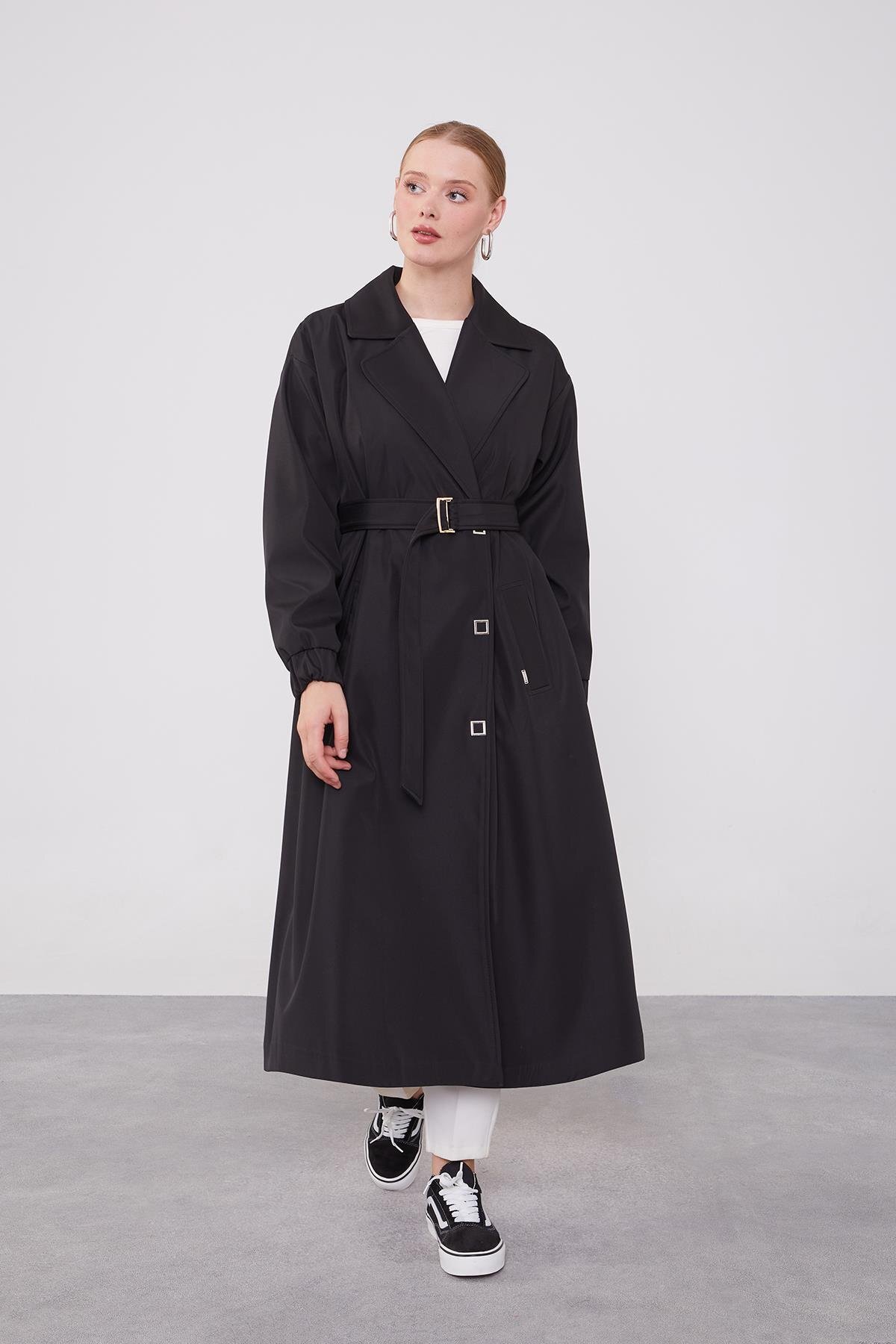 Siyah Kolu Lastik Detay Trençkot