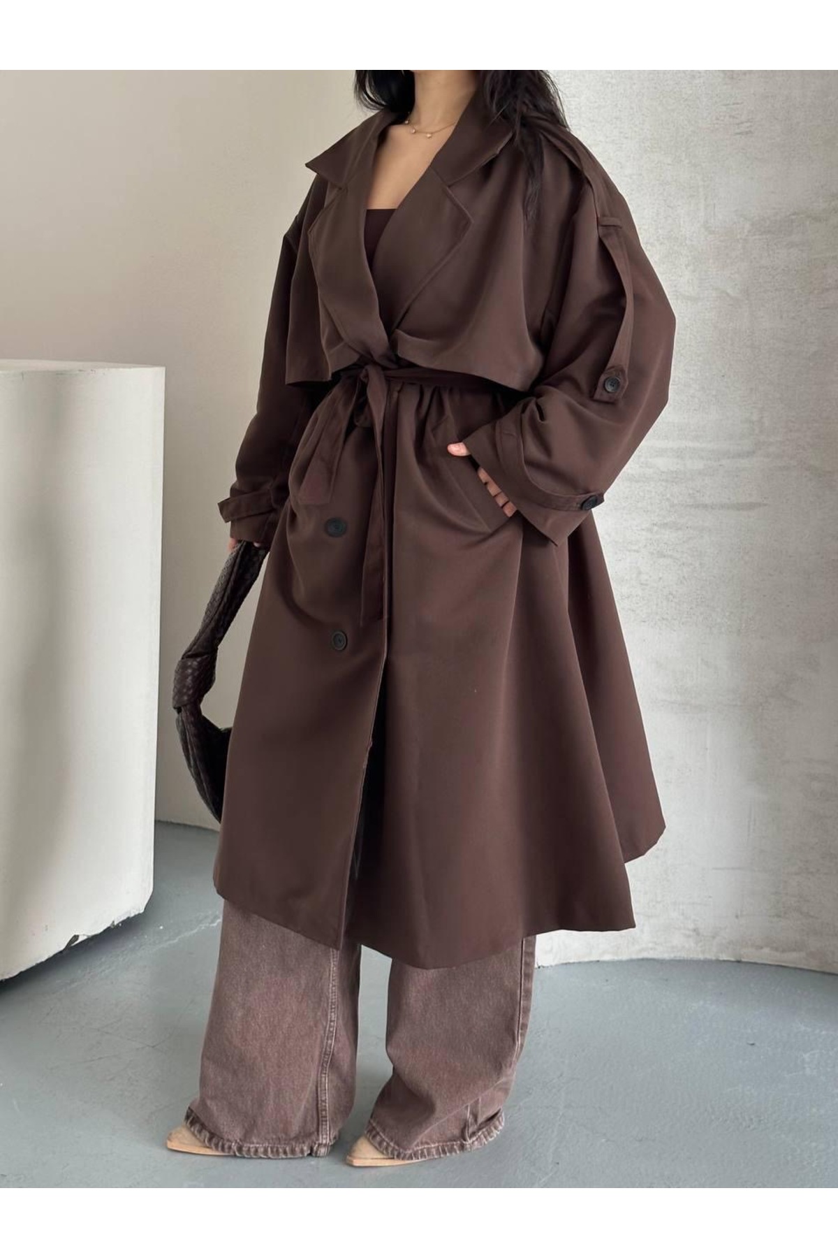 Uzun Dökümlü Kuşaklı Oversize Trençkot