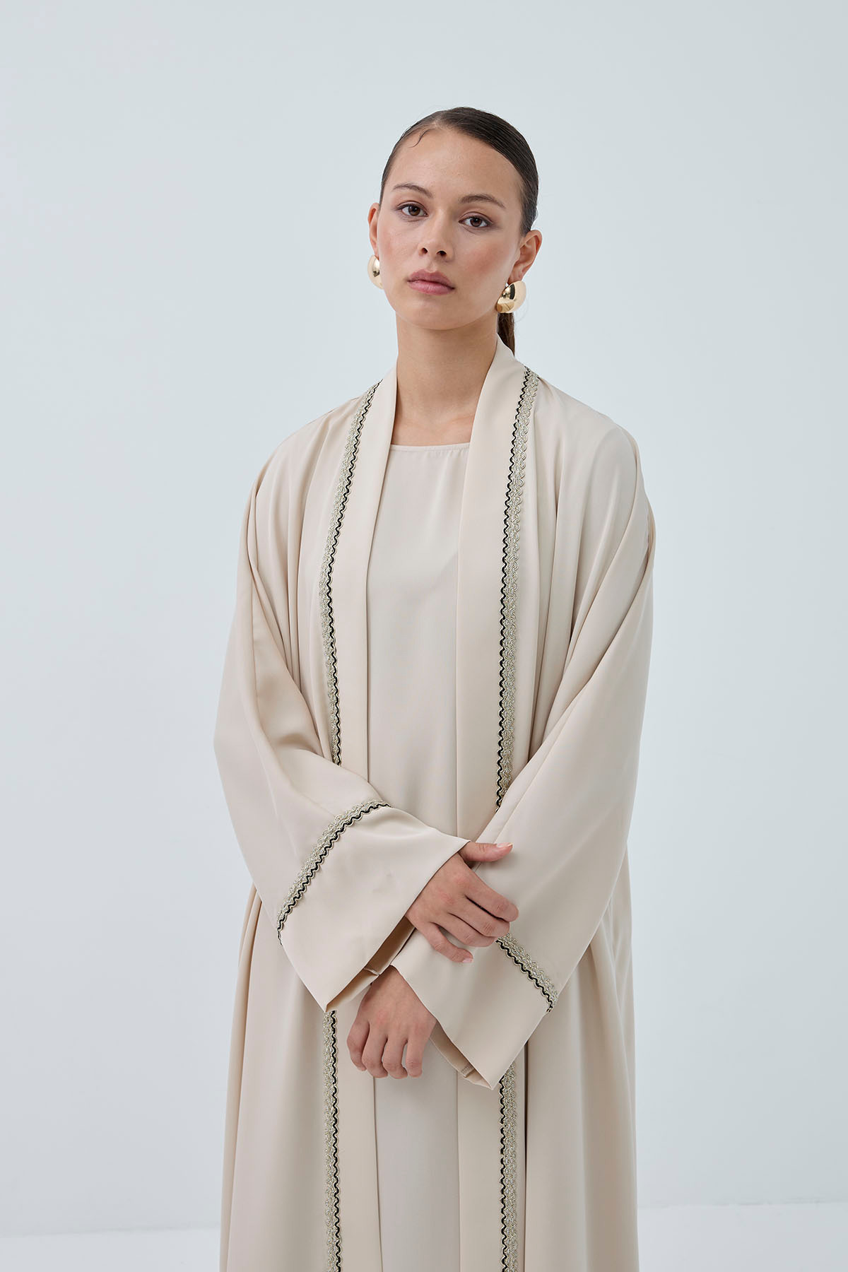 TAŞ ŞERİTLİ NİDA ABAYA TAKIM