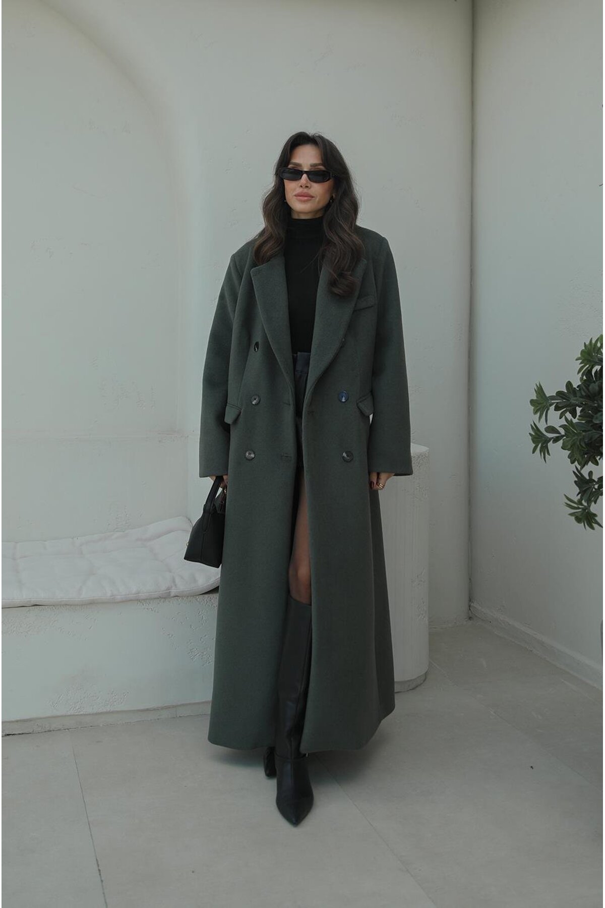 Haki Bal Düğmeli Kapak Cepli Kaban