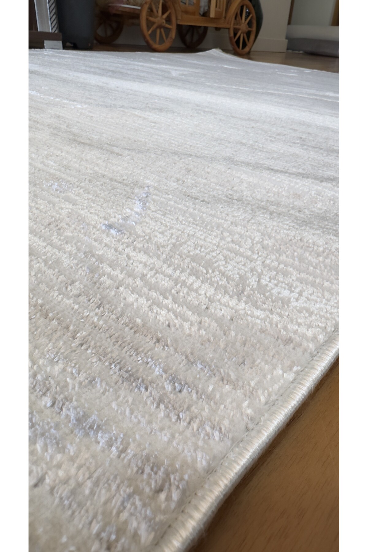 Krem Gri Saten İnce Sık Dokuma Parlak Yüzey Kaymaz Taban Özel Ölçü Salon Koridor Halısı Yolluk