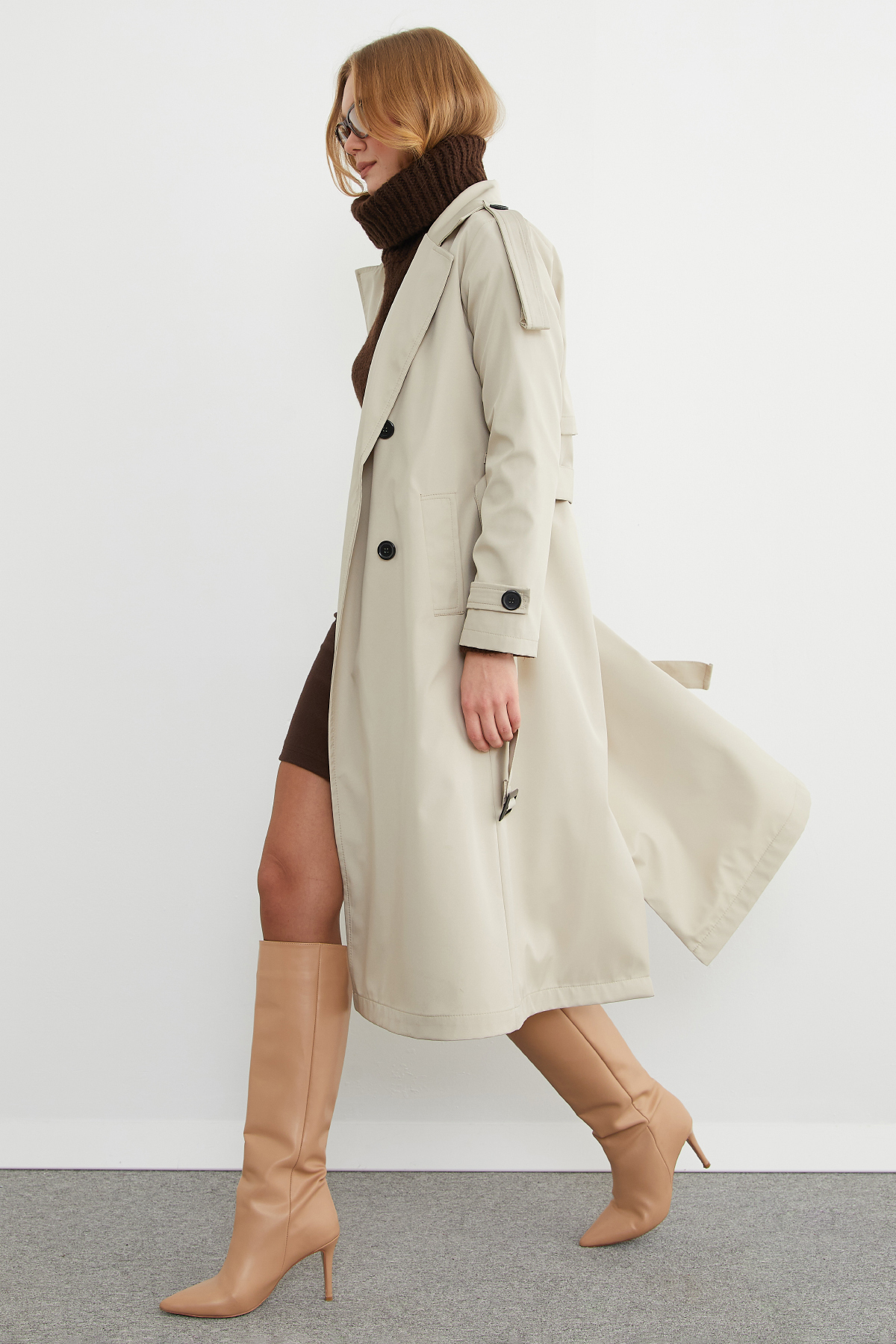 Kuşaklı Kol Ve Omuz Detaylı Uzun Trençkot