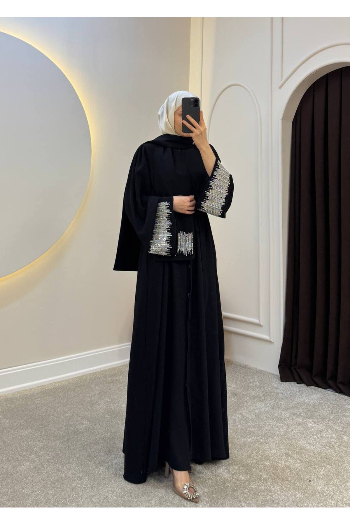 Kadın Uzun Kolları Taş Detaylı Kuşaklı Krep Abaya