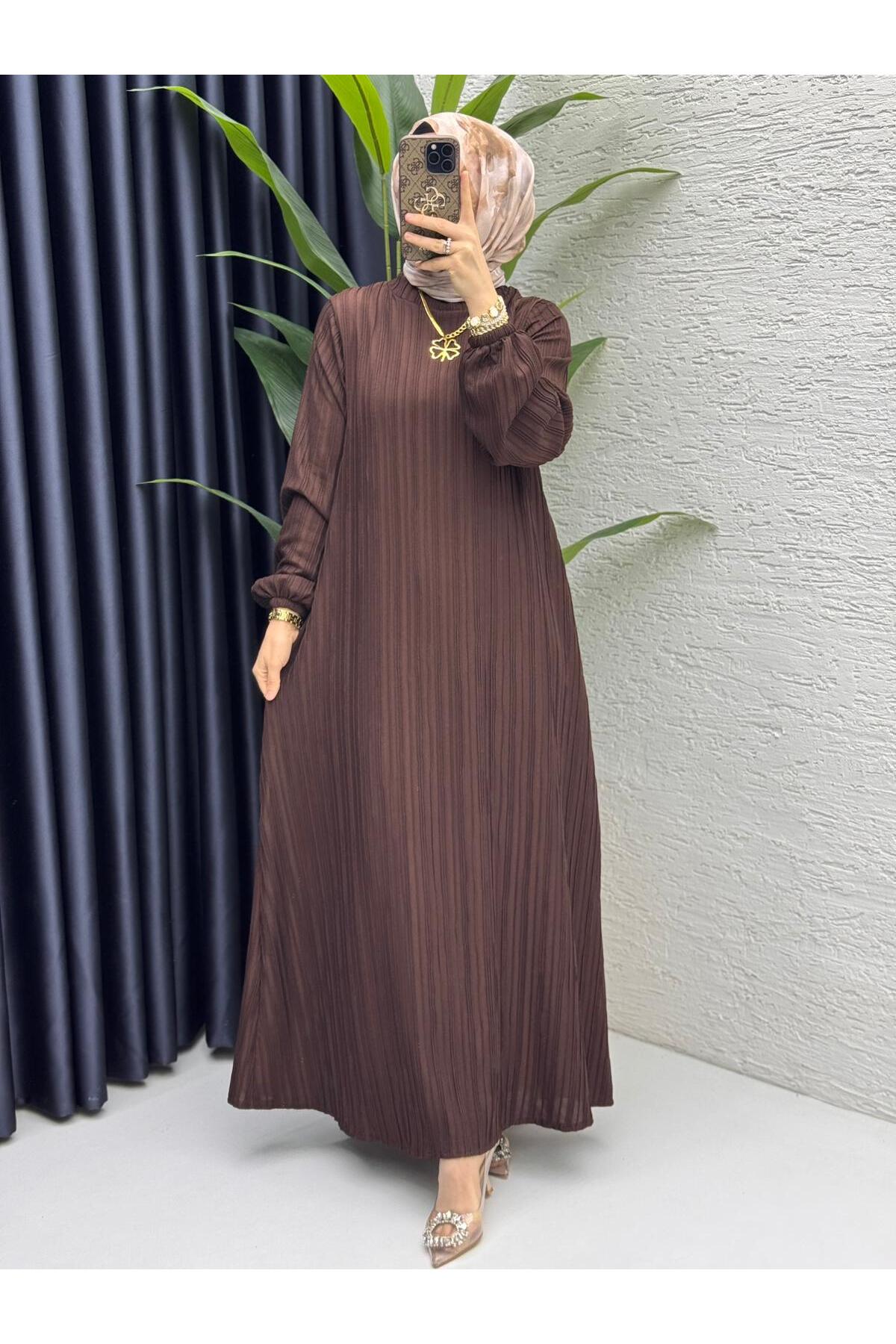 Piliseli Salaş Kesim Tesettür Elbise Günlük ve Şık Uzun Elbise