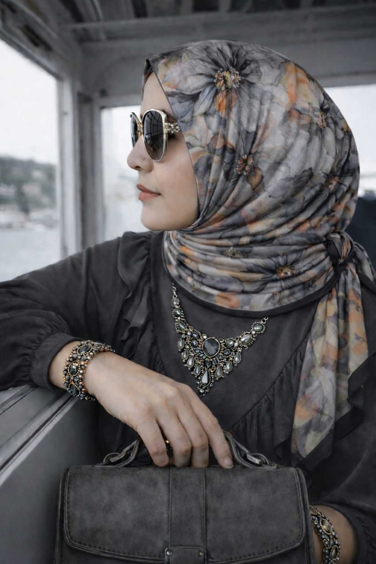 Dijital Bambu Gri Detaylı Çiçek Desen Soft Kraş Şal