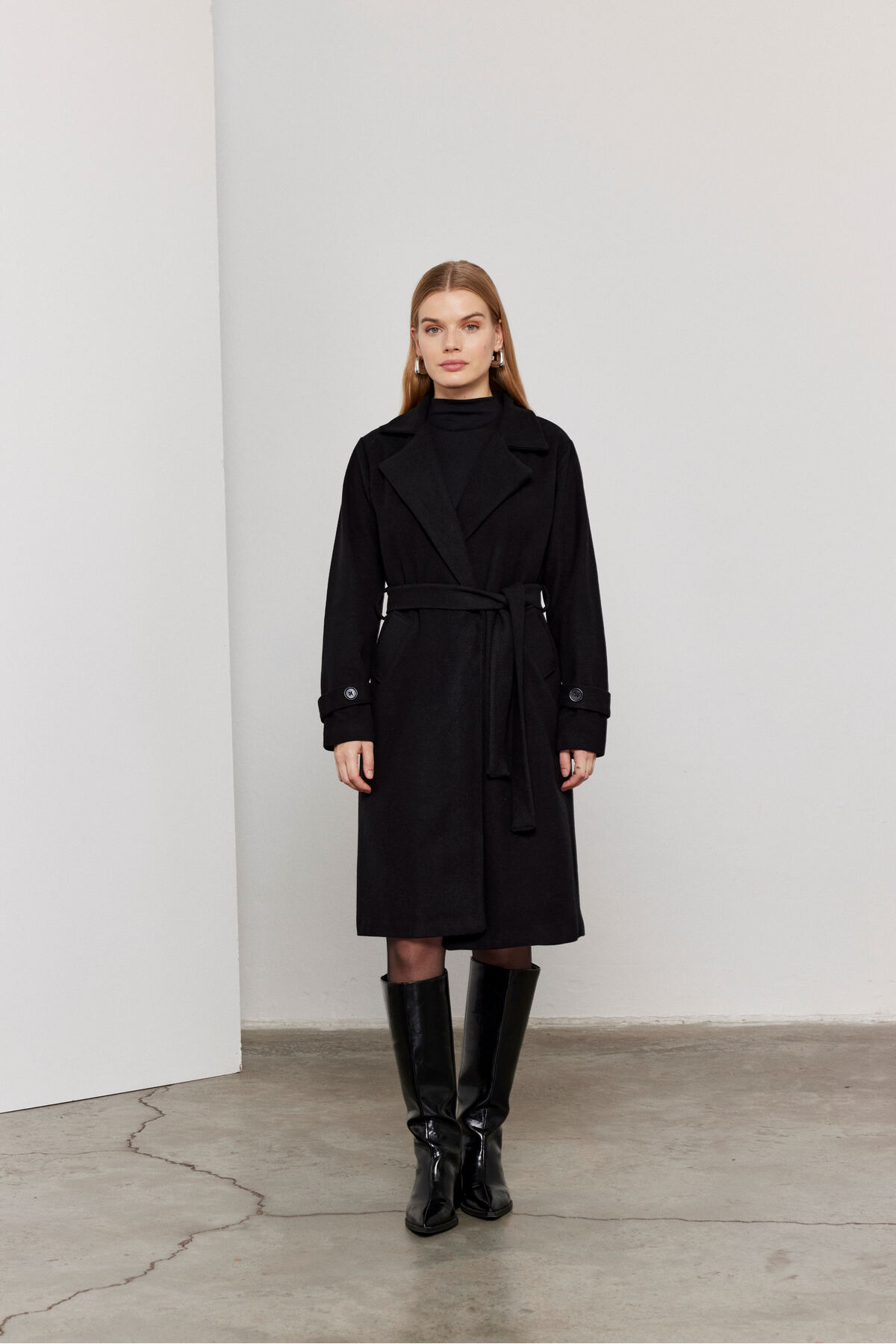 Kuşaklı Siyah Kaşe Kaban / Collection