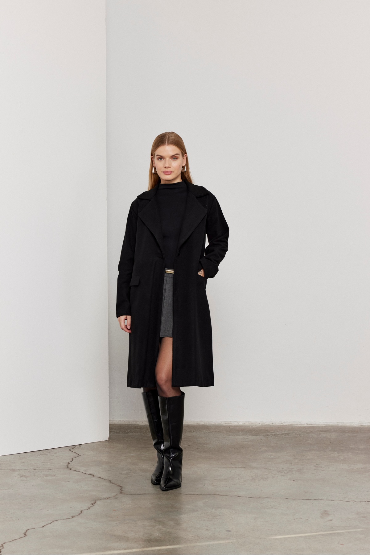 Kadın Siyah Uzun Astarlı Kaşe Kaban / Collection