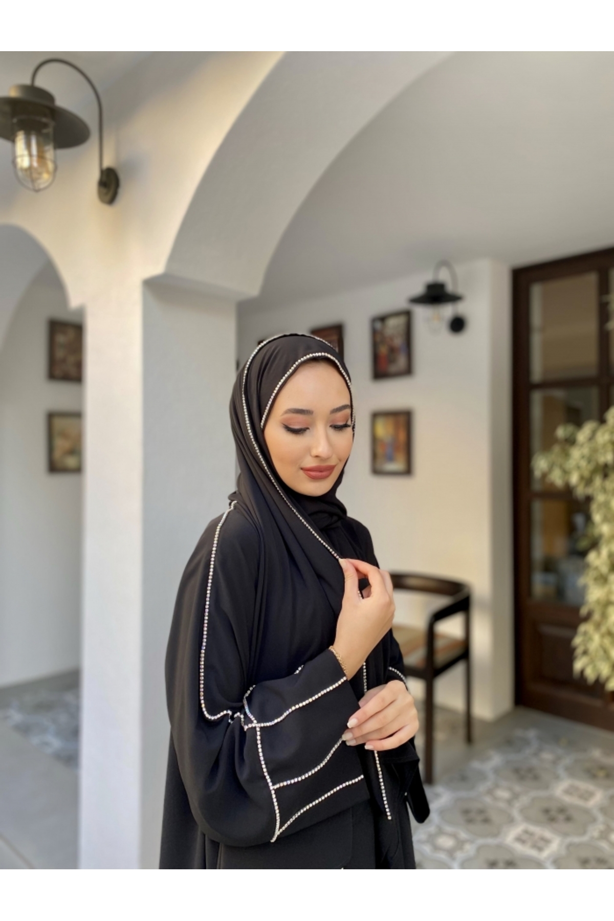 Dubai Stil Taşlı Abaya