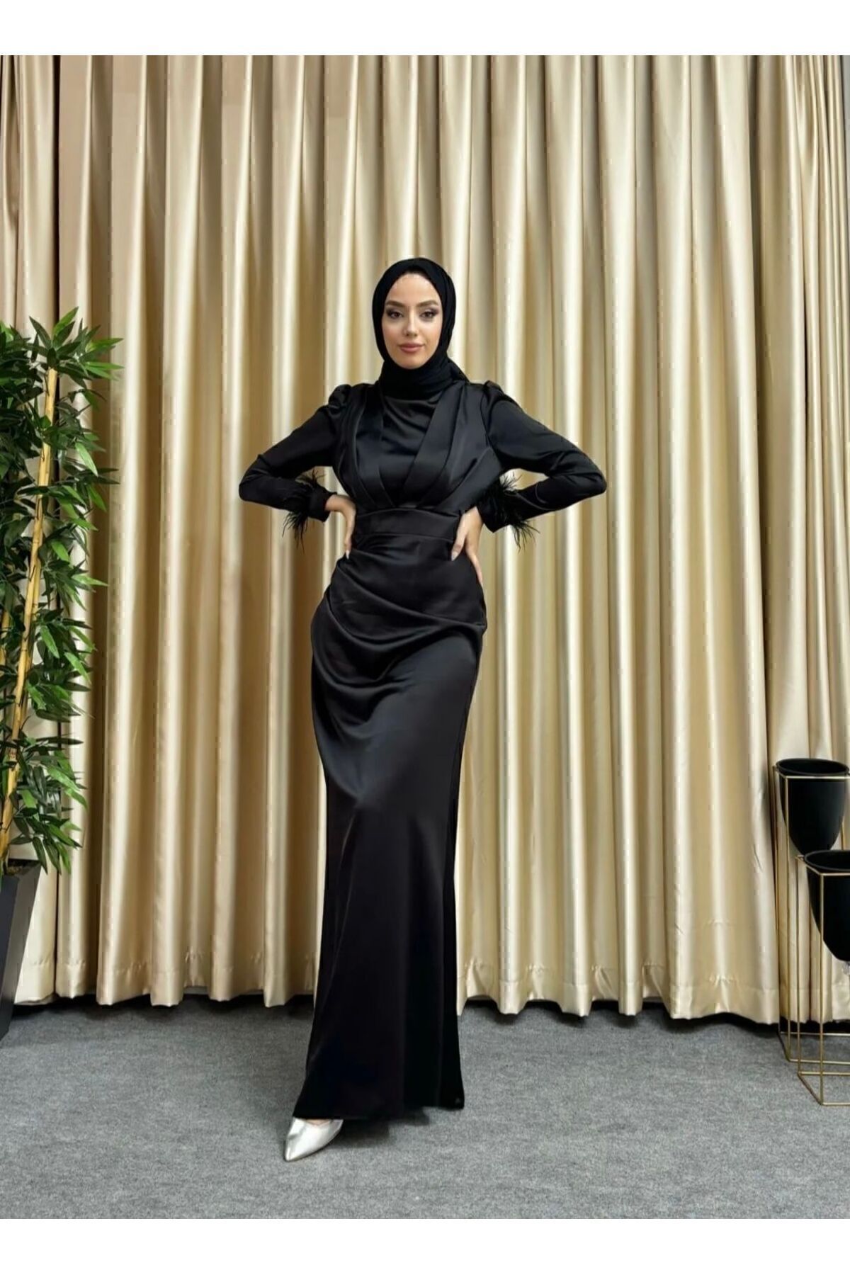 Kolları Püsküllü Kuyruklu Saten Tesettür Abiye