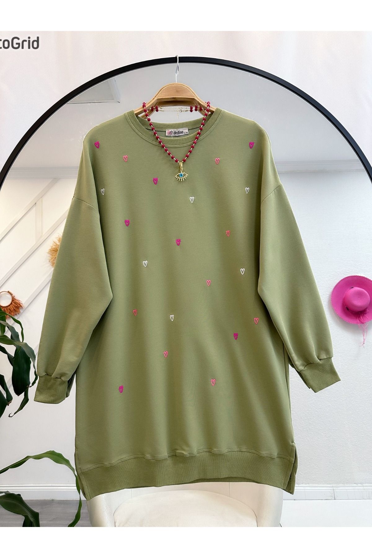 KÜÇÜK KALP İŞLEMELİ SWEAT