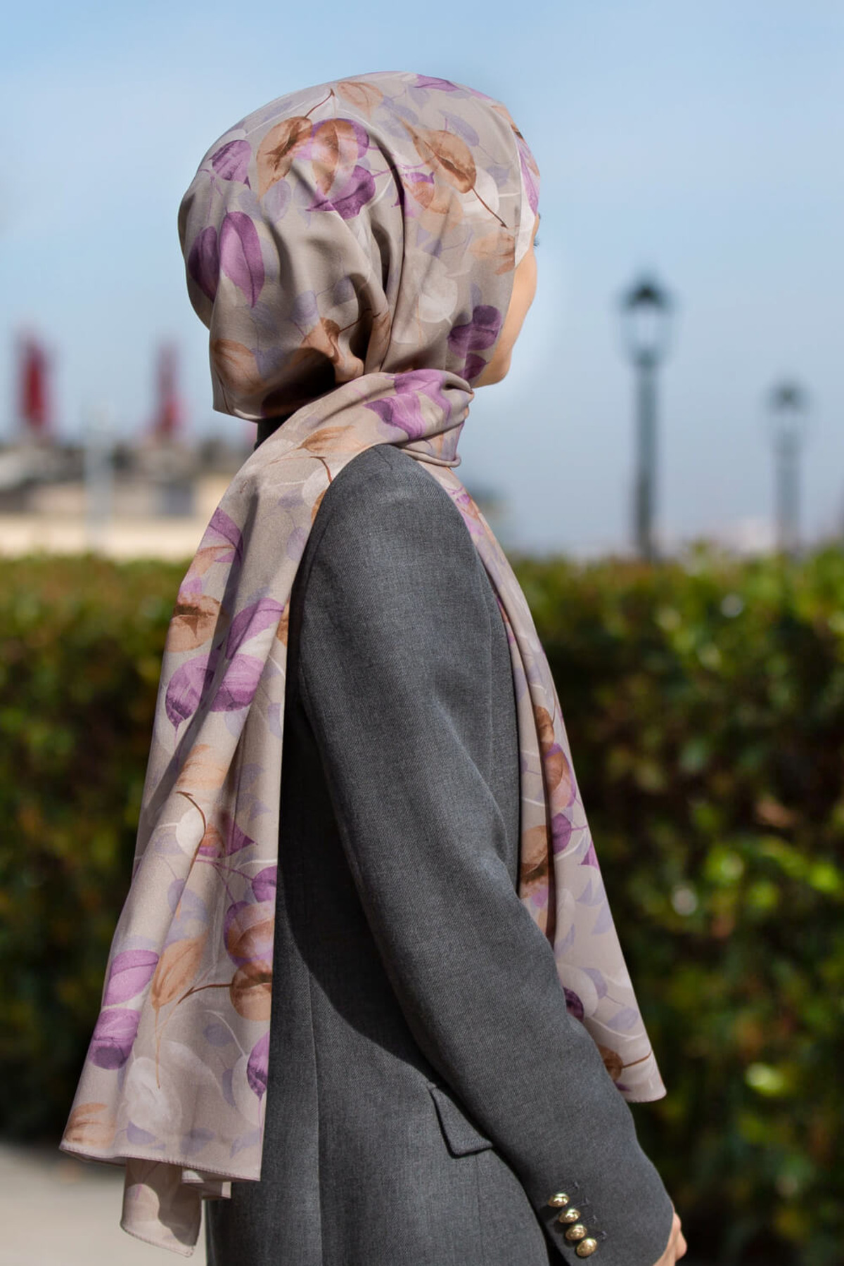 LÜKS MEDİNE İPEĞİ SONBAHAR DESENLİ SOMON RENKLİ 75X195 KIRIŞMAZ ŞAL MOSS KREP DİKİŞ TİPİ İTALYAN DİK