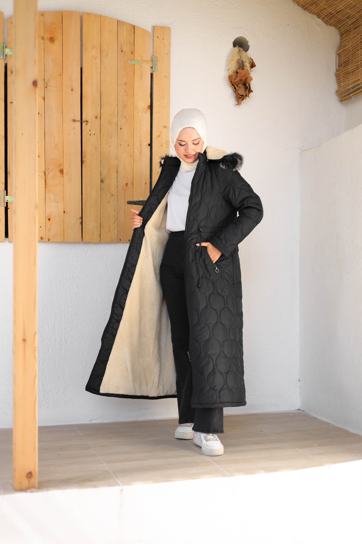 KADIN TAM KÜRKLÜ KAPÜŞONLU KAPİTONE MONT