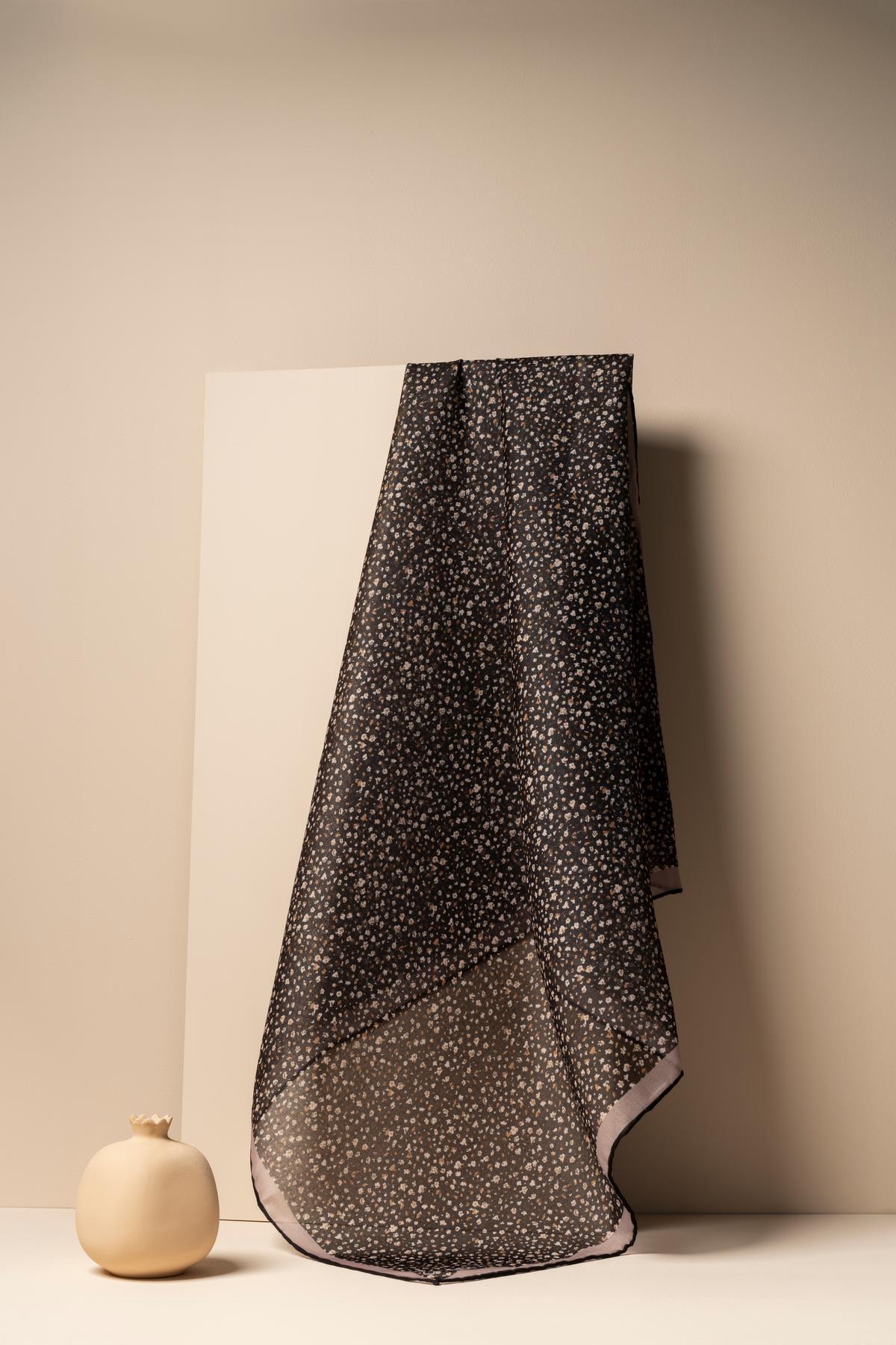 Kadın Çakıl Desen Soft Eşarp