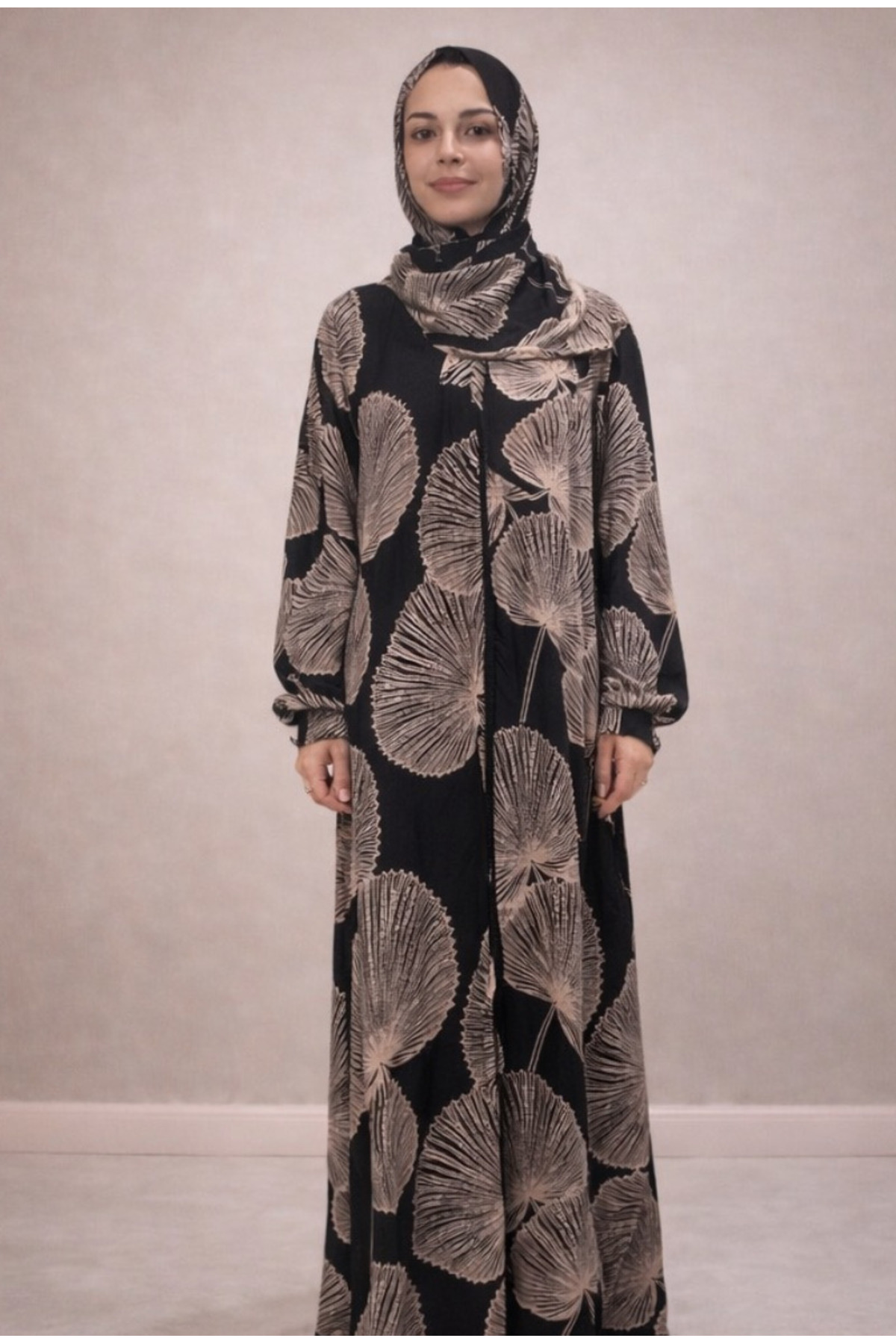 İnce Kumaştan Namaz Elbisesi