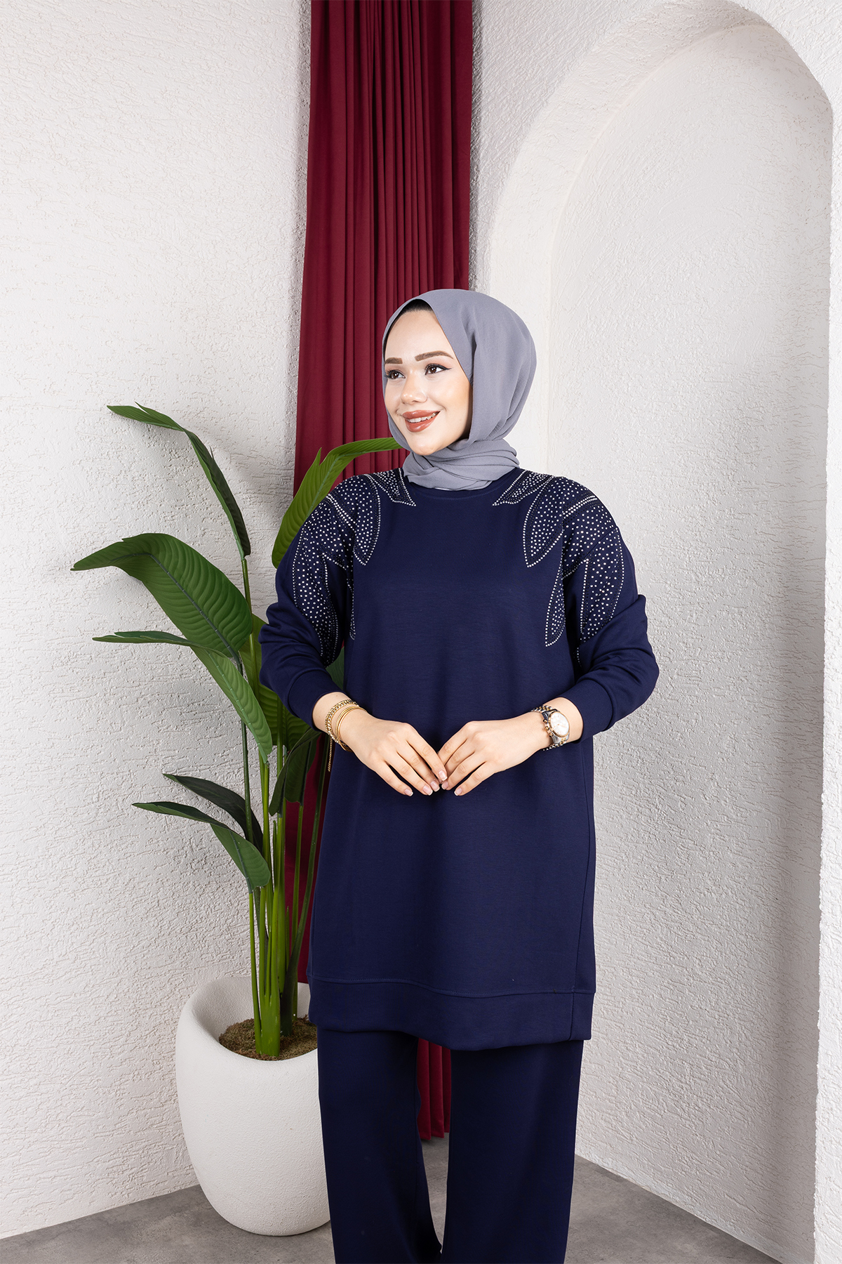 Kadın Lacivert Tesettür Giyim Zarif Taş Detaylı Tunik & Pantolon İkili Takım