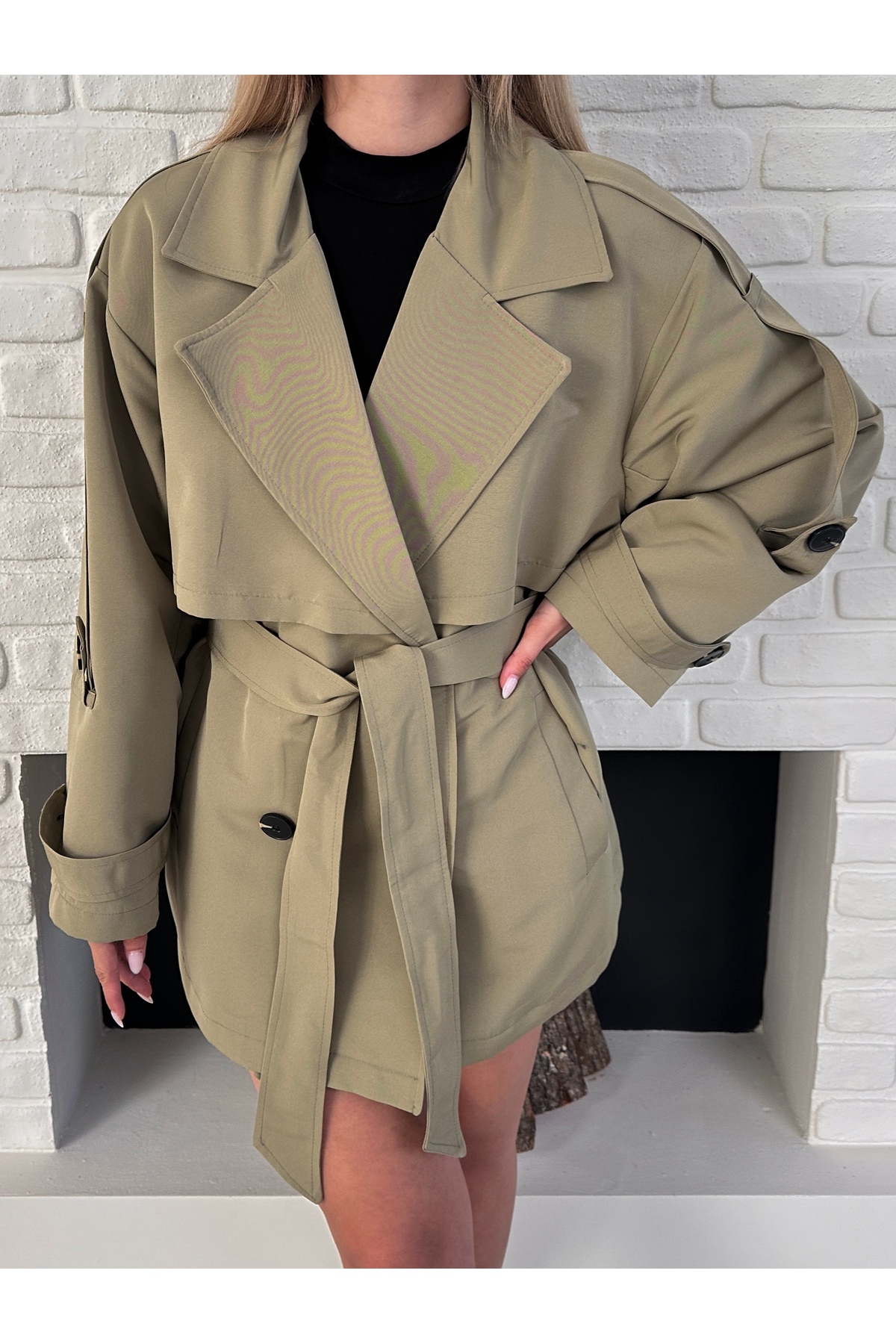 Rüzgarlık Detaylı Kuşaklı Trençkot